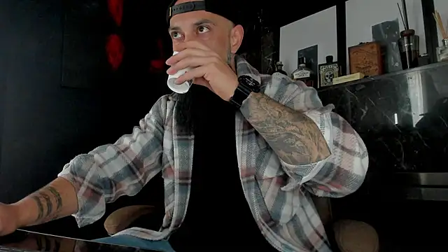 axxelrich  online show from 10-30-25, 06:04