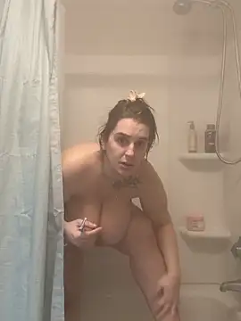 menaceswife online show from 02-20-25, 05:40