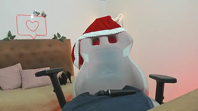 Samantta tay online show from 12-23-24, 03:12