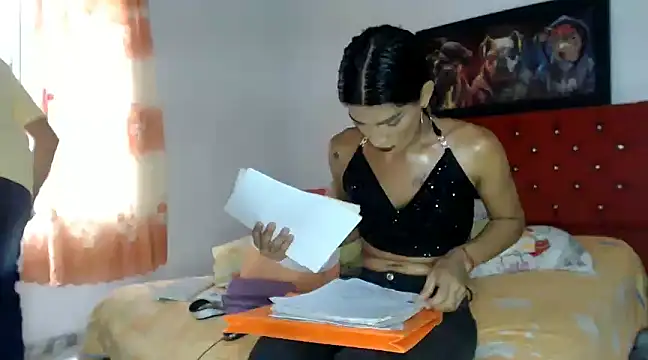 Snapshot of dirtycouplehot2 chatting on 03-18-25, 03:21 dirtycouplehot2 online show from 03-18-25, 03:21