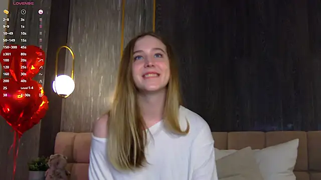 LoraineLuff online show from 03-03-25, 02:04