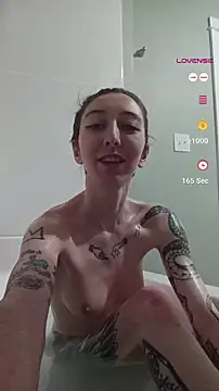 Snapshot of lovelylucyy chatting on 12-15-24, 01:46 lovelylucyy online show from 12-15-24, 01:46