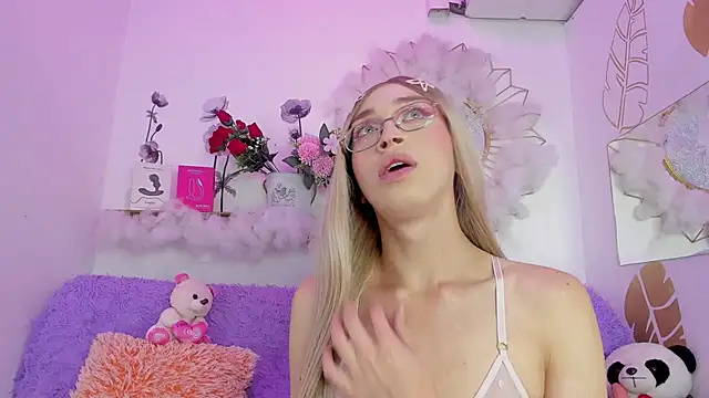 Ariadna Evangeline online show from 04-21-26, 06:31