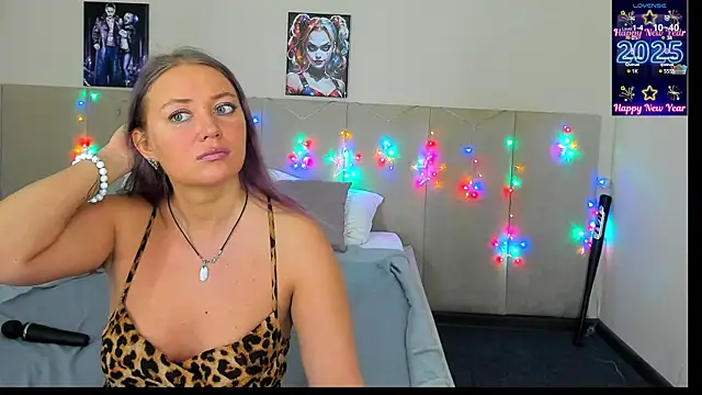 Snapshot of MuscleXXXBarbie chatting on 02-14-25, 02:28 MuscleXXXBarbie online show from 02-14-25, 02:28