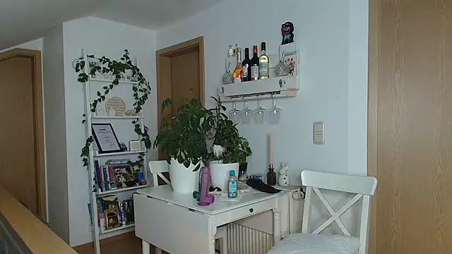 Snapshot of BrownieyQueen chatting on 12-02-24, 04:53 BrownieyQueen online show from 12-02-24, 04:53