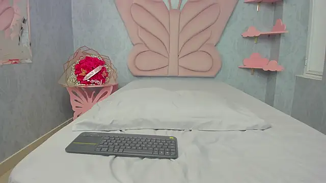 MaddyCute4u online show from 02-14-25, 06:19