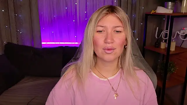 MilaBott online show from 11-18-25, 08:24