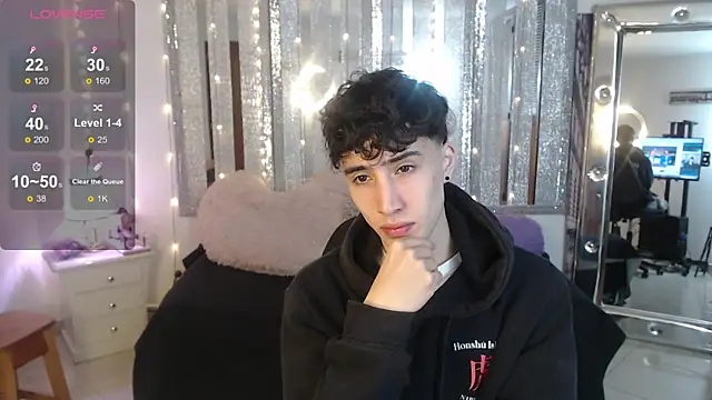 gojo satoru 18 online show from 02-04-25, 11:49