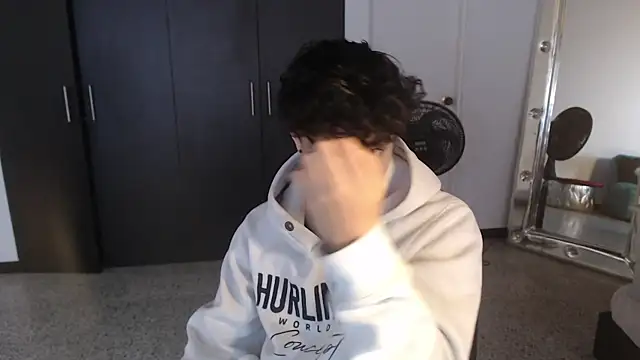 gojo satoru 18 online show from 03-04-25, 11:40