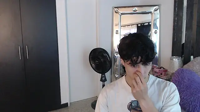 gojo satoru 18 online show from 03-11-25, 11:23