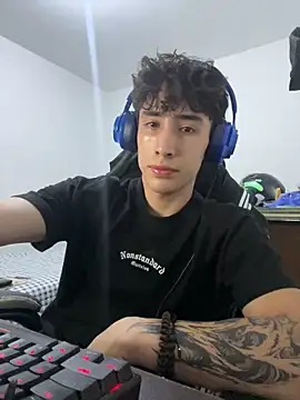 gojo satoru 18 online show from 02-28-26, 12:00