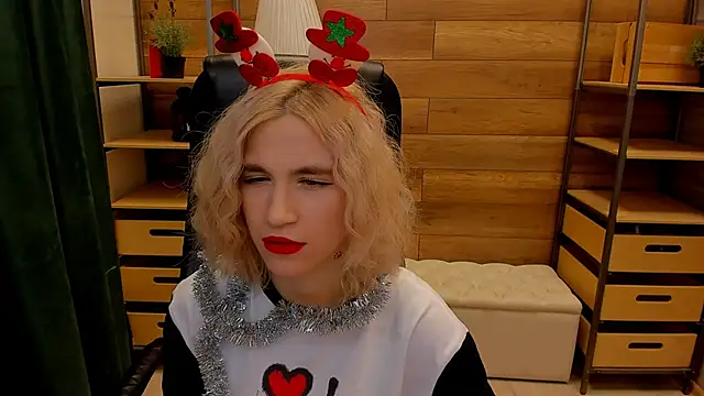 Moon13152 online show from 12-16-24, 03:43