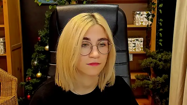 Moon13152 online show from 12-30-24, 07:21