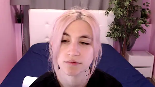 Moon13152 online show from 03-22-25, 03:42