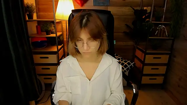 Moon13152 online show from 10-27-25, 08:57