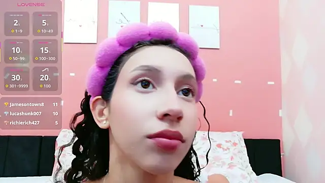 Beautifulskinny18 online show from 10-22-25, 07:46