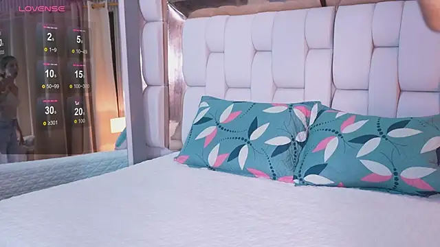 Beautifulskinny18 online show from 04-15-26, 07:58