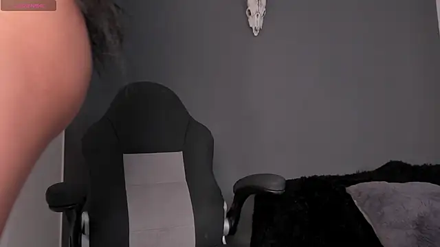 Snapshot of Aliz01 chatting on 01-21-25, 11:34 Aliz01 online show from 01-21-25, 11:34