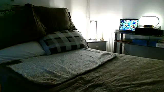 ImYourXtoy online show from 04-28-26, 06:02