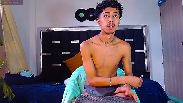 RyanRizzo online show from 02-12-25, 04:22