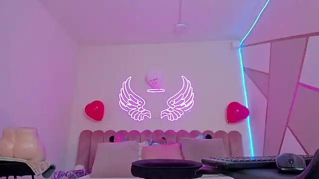  scarletmoore online show from 02-08-25, 10:29