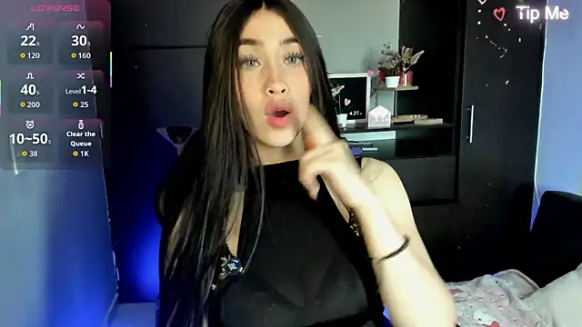Snapshot of Emilytafur chatting on 05-30-26, 08:28 Emilytafur online show from 05-30-26, 08:28