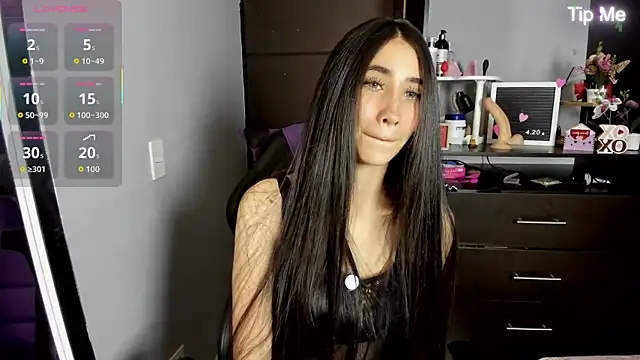 Snapshot of Emilytafur chatting on 07-11-26, 12:02 Emilytafur online show from 07-11-26, 12:02