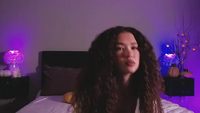 Denise Garciia online show from 11-14-25, 01:21