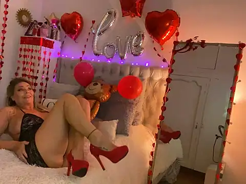 lolavalecuatro online show from 02-17-25, 11:09