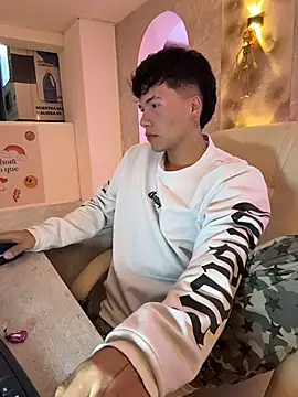 Logan smith1 online show from 10-30-25, 05:31