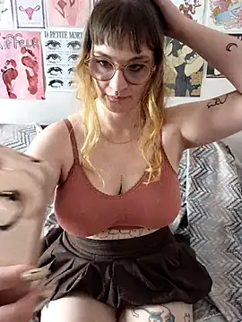 Snapshot of PrincesseMalicia chatting on 05-06-26, 01:27 PrincesseMalicia online show from 05-06-26, 01:27