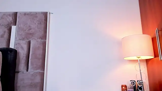 Nia Bunny online show from 06-19-26, 04:33