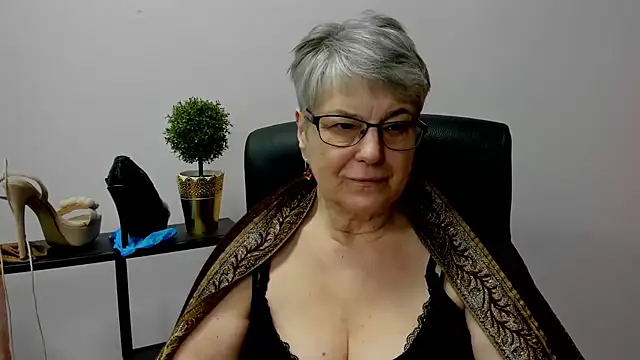 IrisDream online show from 02-17-25, 01:53