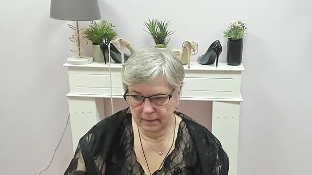 Snapshot of IrisDream chatting on 02-04-26, 07:25 IrisDream online show from 02-04-26, 07:25