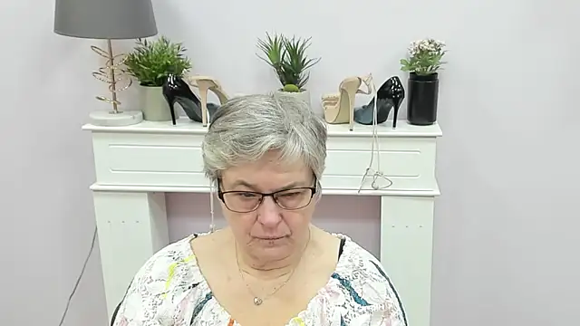 Snapshot of IrisDream chatting on 02-09-26, 07:12 IrisDream online show from 02-09-26, 07:12