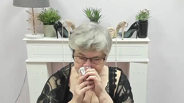 Snapshot of IrisDream chatting on 02-17-26, 07:05 IrisDream online show from 02-17-26, 07:05