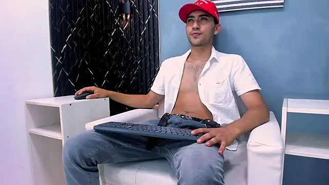 Snapshot of Liam_crox chatting on 01-21-25, 12:04 Liam crox online show from 01-21-25, 12:04