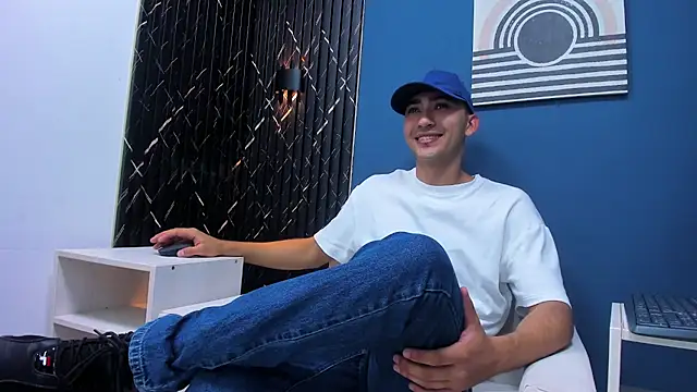 Snapshot of Liam_crox chatting on 01-28-25, 07:32 Liam crox online show from 01-28-25, 07:32