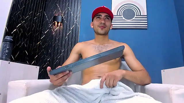 Snapshot of Liam_crox chatting on 01-31-25, 10:10 Liam crox online show from 01-31-25, 10:10