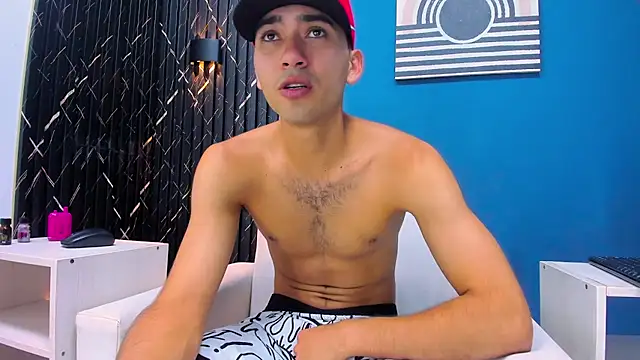 Snapshot of Liam_crox chatting on 02-04-25, 11:49 Liam crox online show from 02-04-25, 11:49