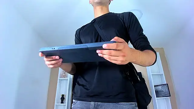 Snapshot of Liam_crox chatting on 02-06-25, 01:05 Liam crox online show from 02-06-25, 01:05