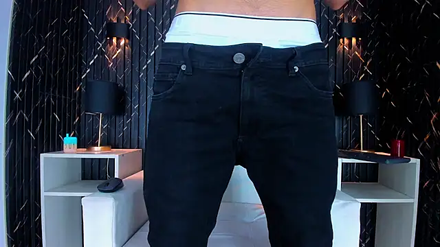 Snapshot of Liam_crox chatting on 02-14-25, 10:47 Liam crox online show from 02-14-25, 10:47