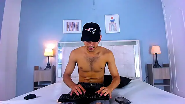 Snapshot of Liam_crox chatting on 02-19-25, 05:38 Liam crox online show from 02-19-25, 05:38