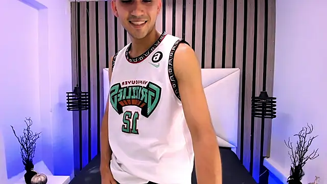 Snapshot of Liam_crox chatting on 03-08-25, 06:47 Liam crox online show from 03-08-25, 06:47