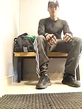 Snapshot of Liam_crox chatting on 03-18-25, 01:09 Liam crox online show from 03-18-25, 01:09