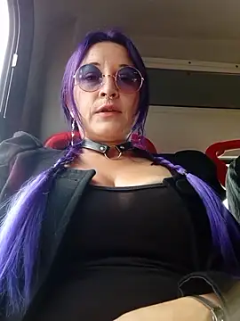 sophie banger online show from 10-31-25, 08:32