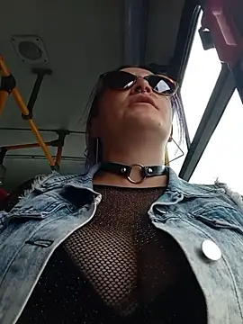 sophie banger online show from 04-20-26, 07:48