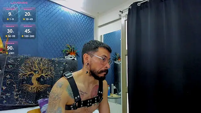 Snapshot of leondevereda chatting on 02-11-25, 06:55 leondevereda online show from 02-11-25, 06:55