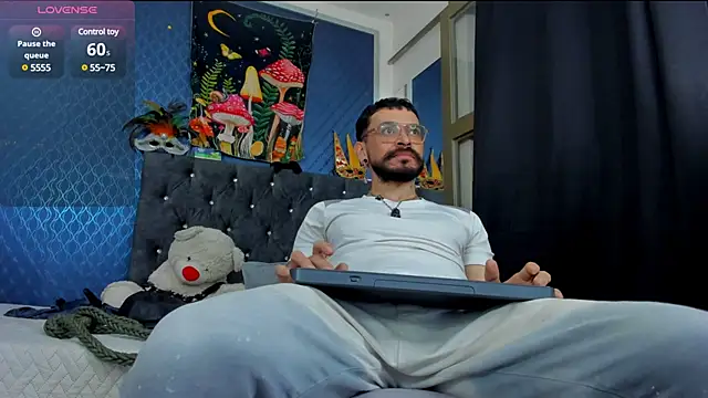 Snapshot of leondevereda chatting on 03-17-25, 01:57 leondevereda online show from 03-17-25, 01:57