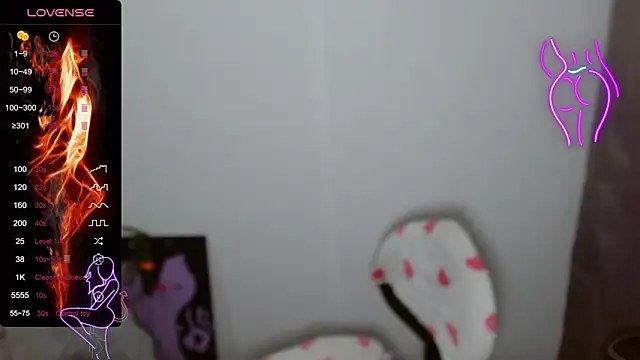 TRIXIE TANG28 online show from 02-04-25, 03:11